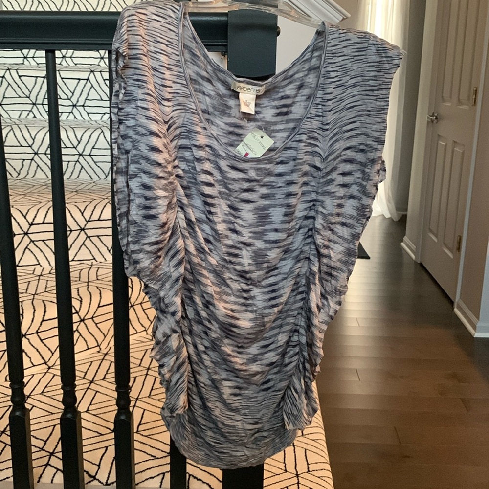 NWT ARDEN B CUTE AND SEXY TOP
